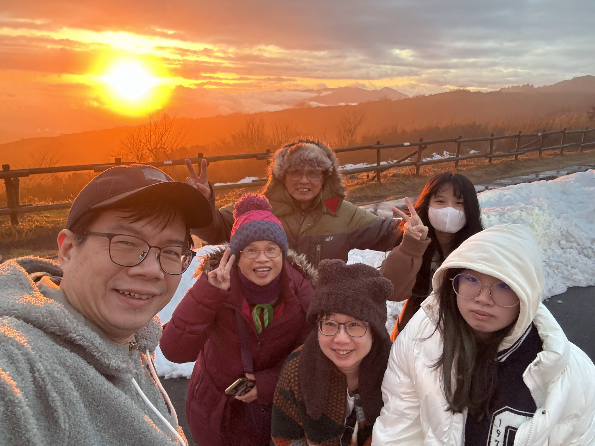 蘆之湖天際線附近的夕陽合照