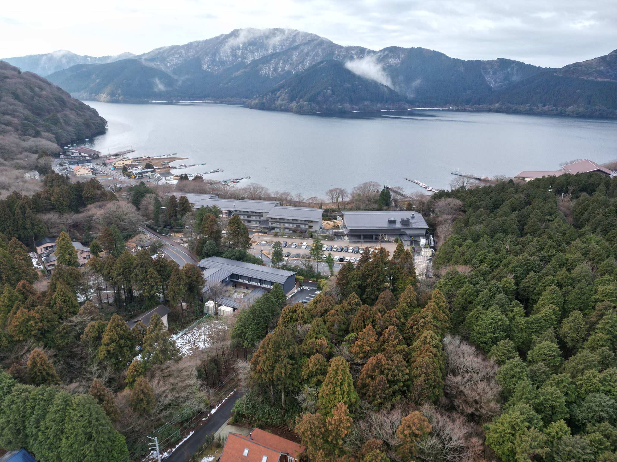 箱根湖景與聚落空拍