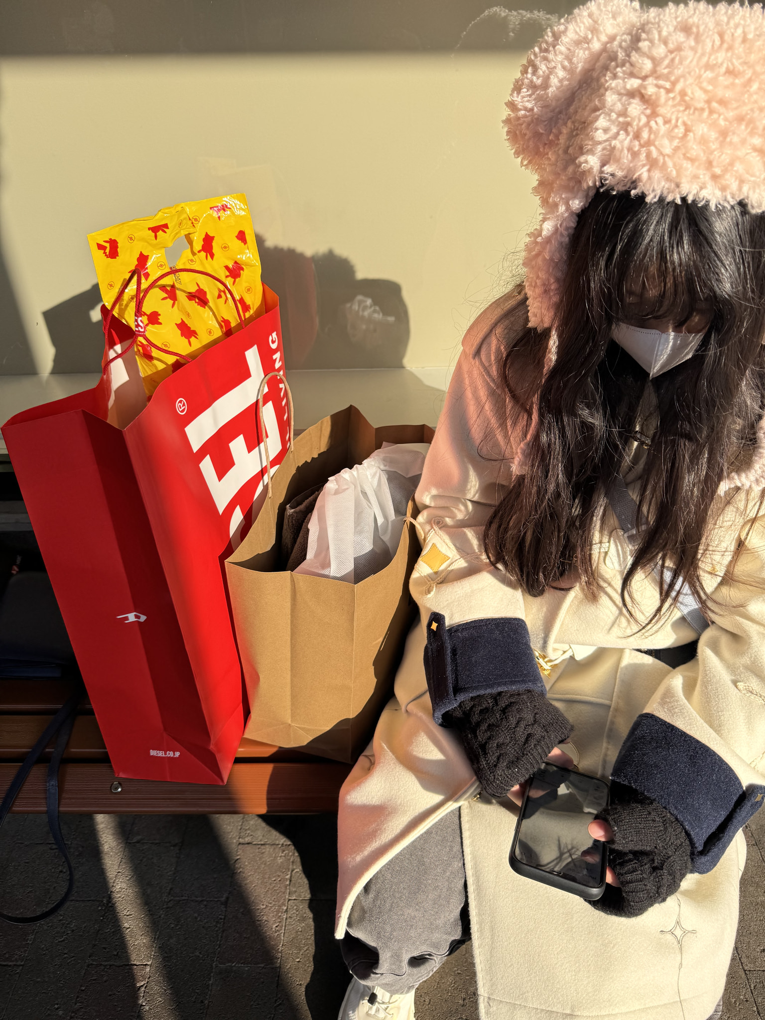 御殿場 Outlet 購物袋與人物