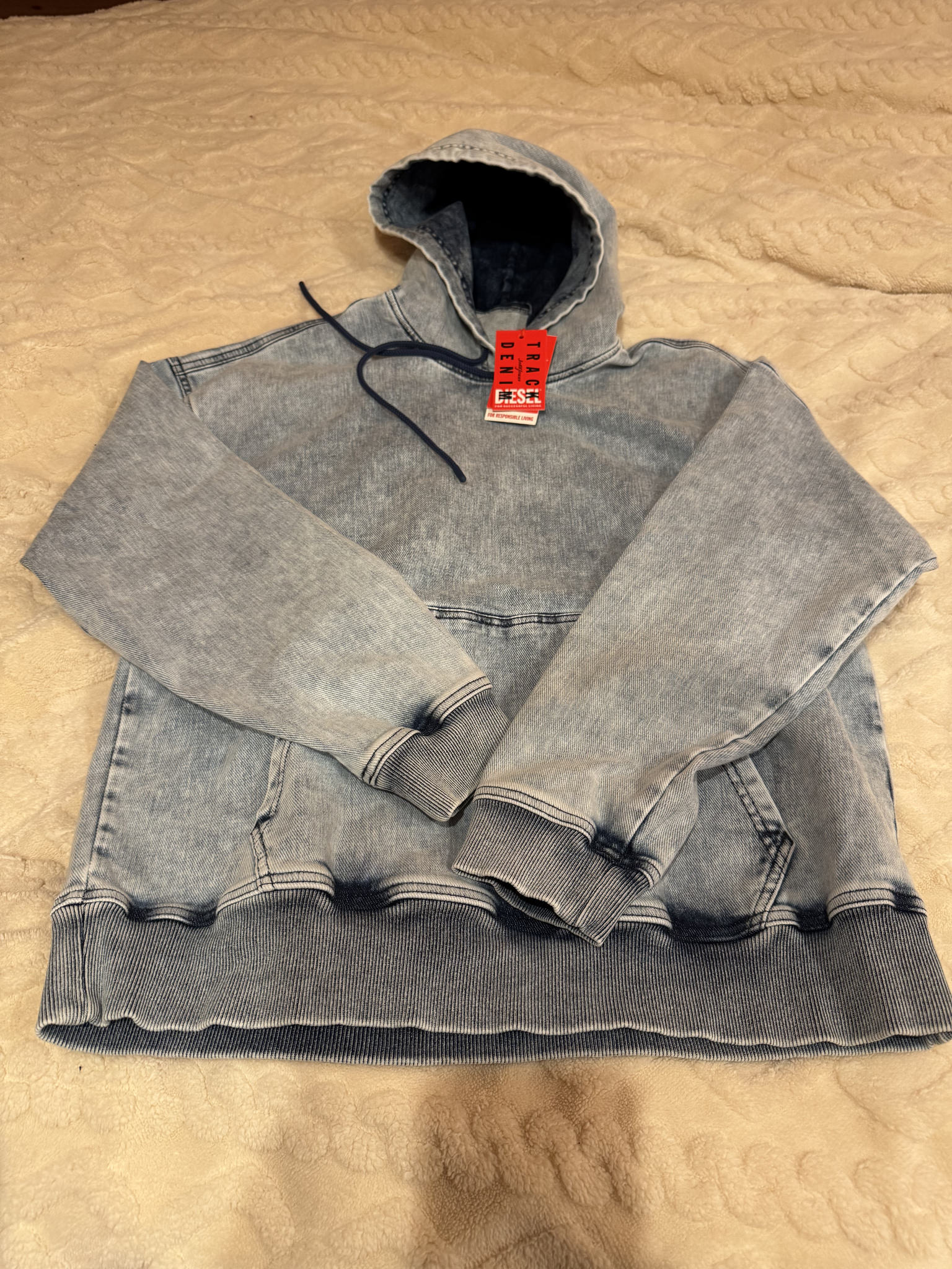 DIESEL 帽T 平鋪