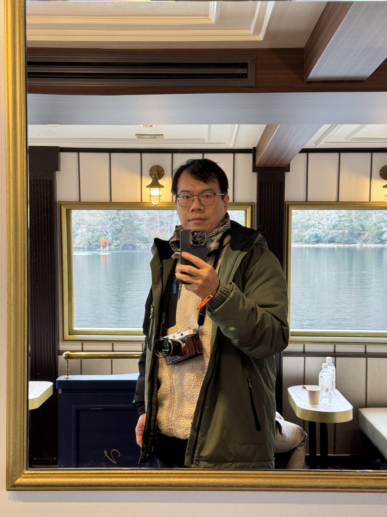 海賊船甲板人物照
