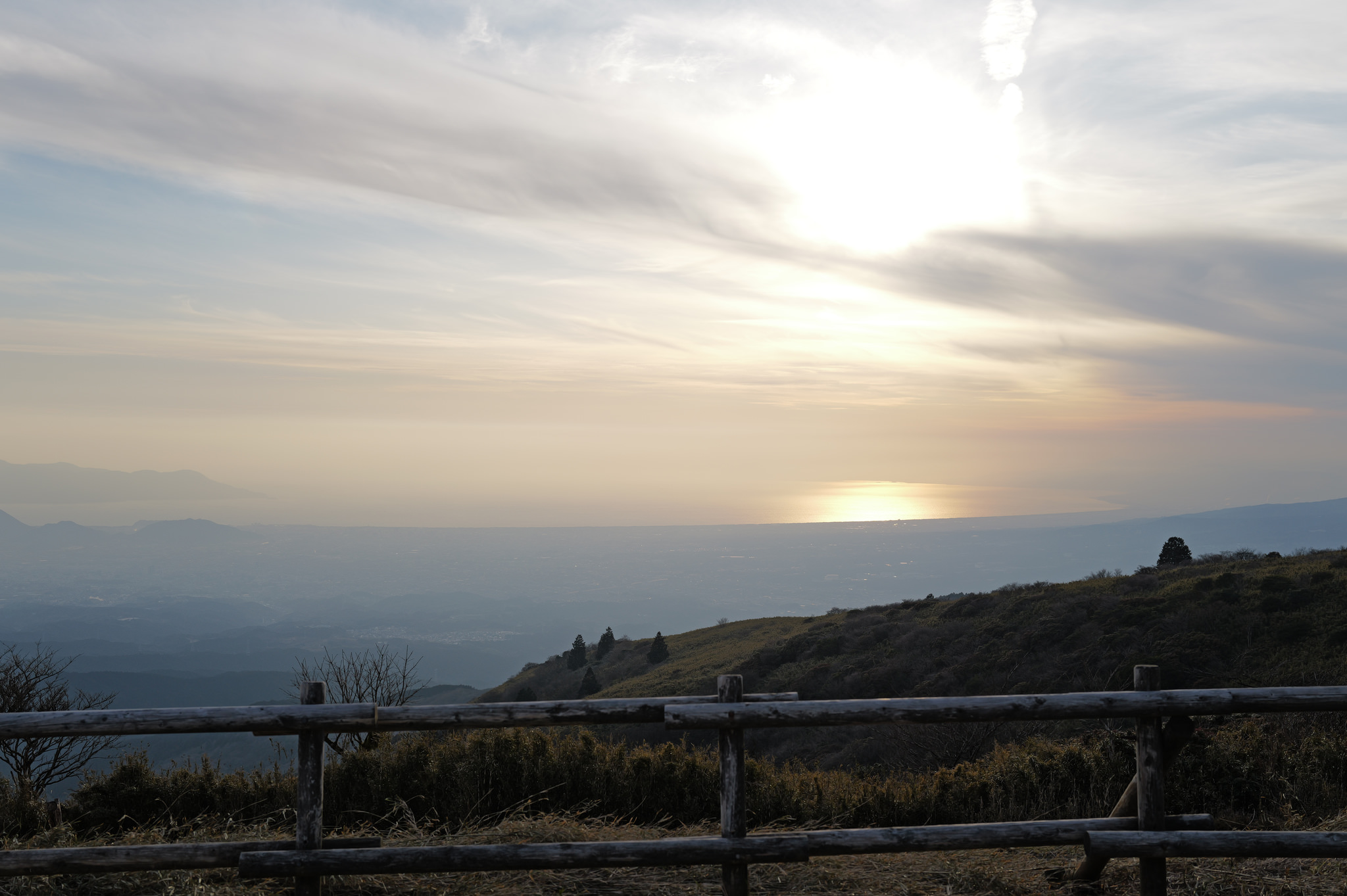 夕陽與山景