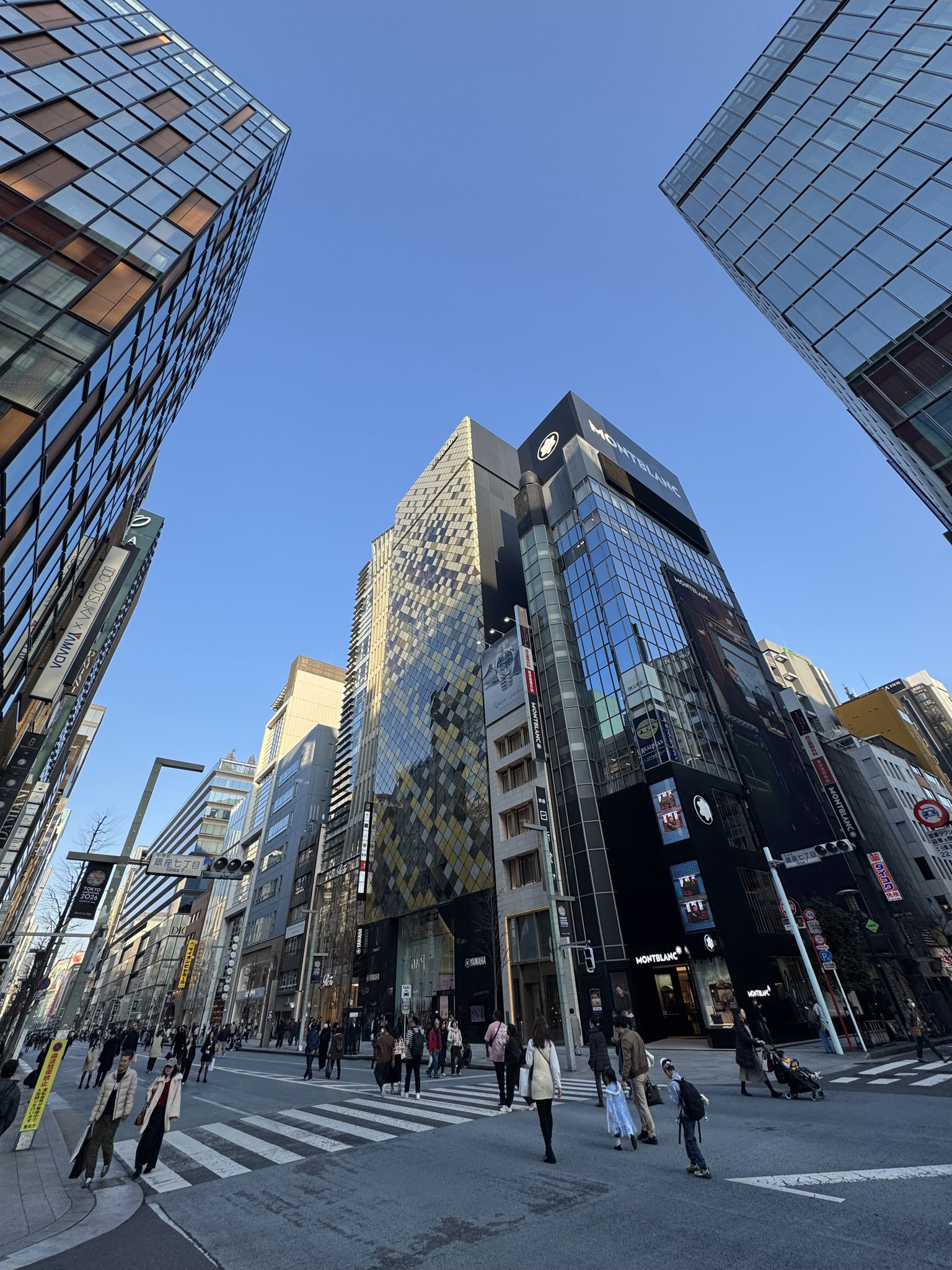 銀座街頭高樓