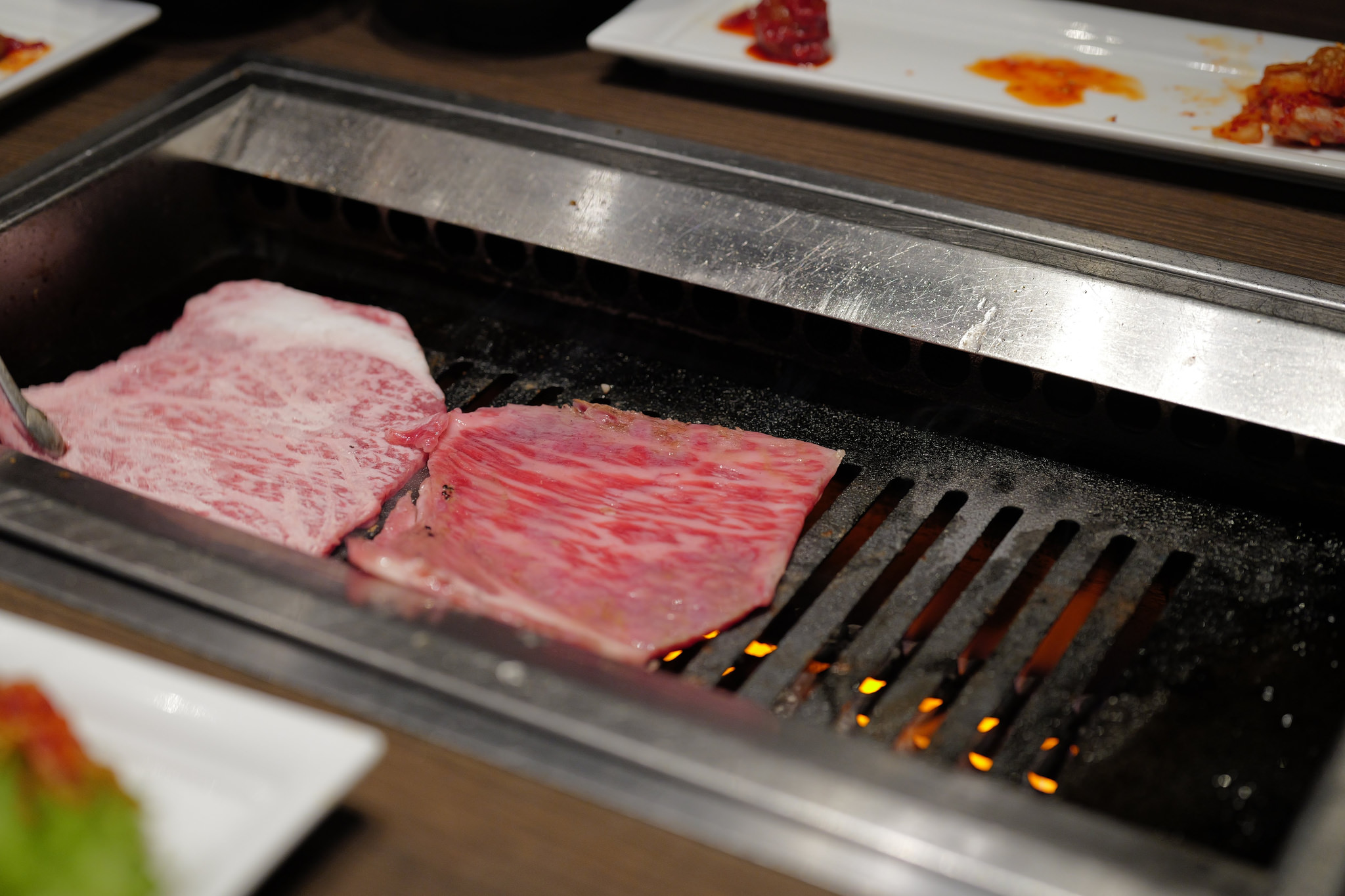 燒肉爐上肉片