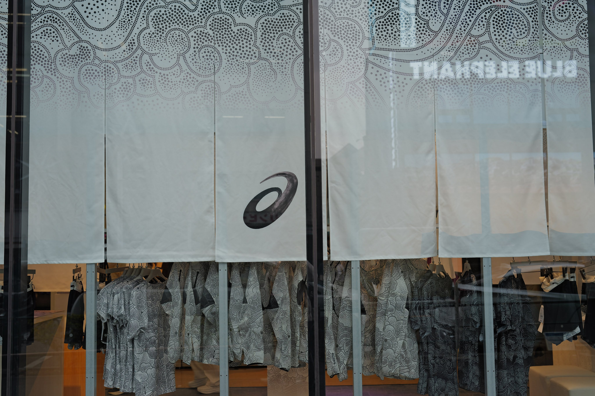 原宿 ASICS 店面