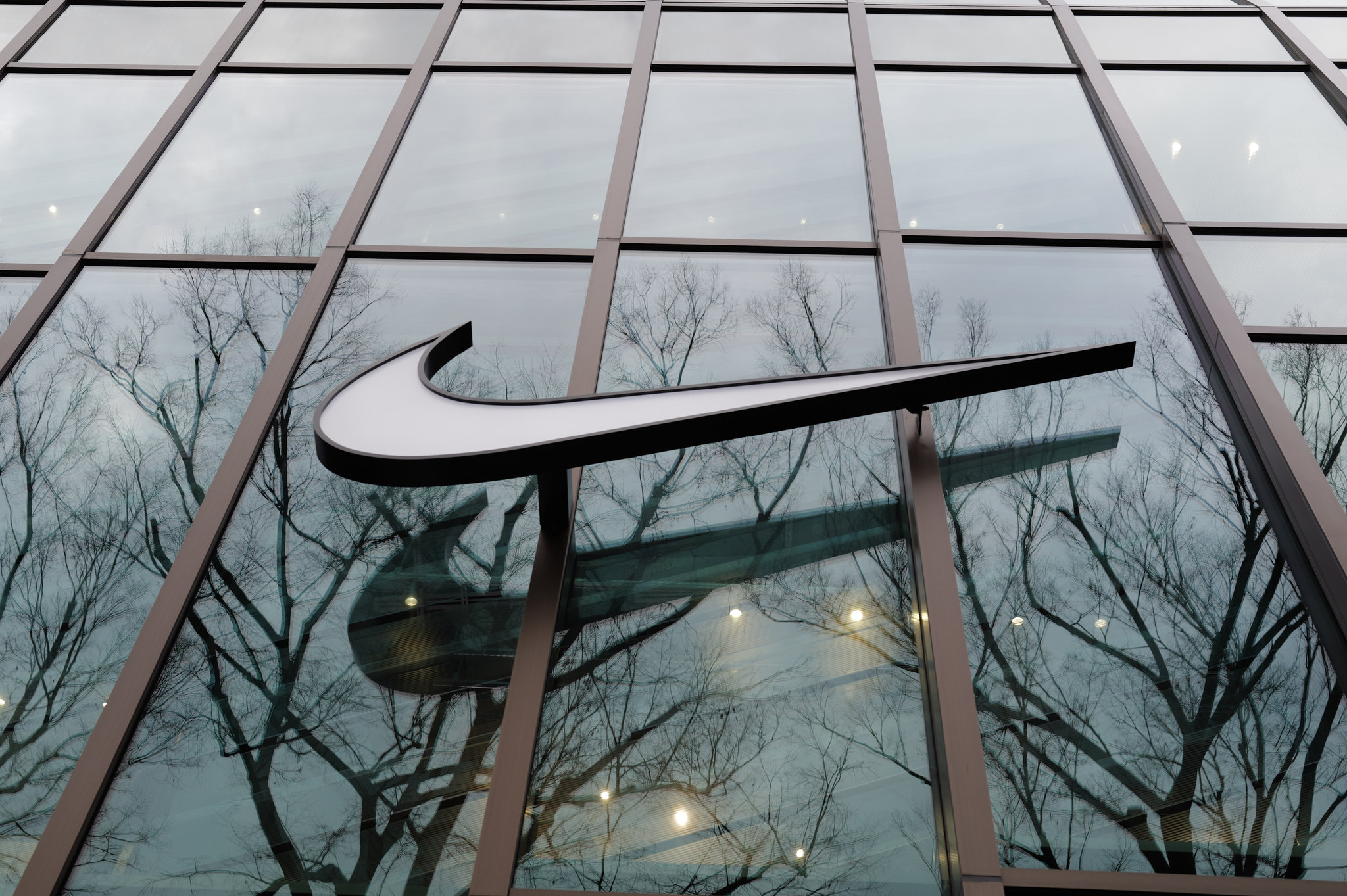 原宿 Nike 玻璃立面