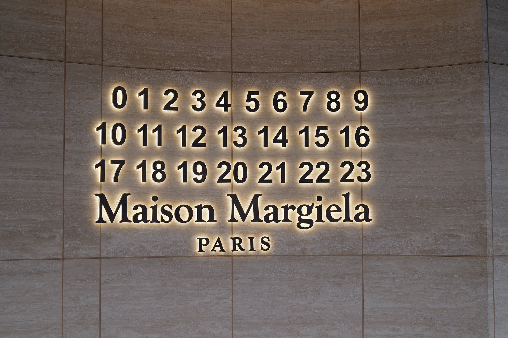 Maison Margiela 地址牆