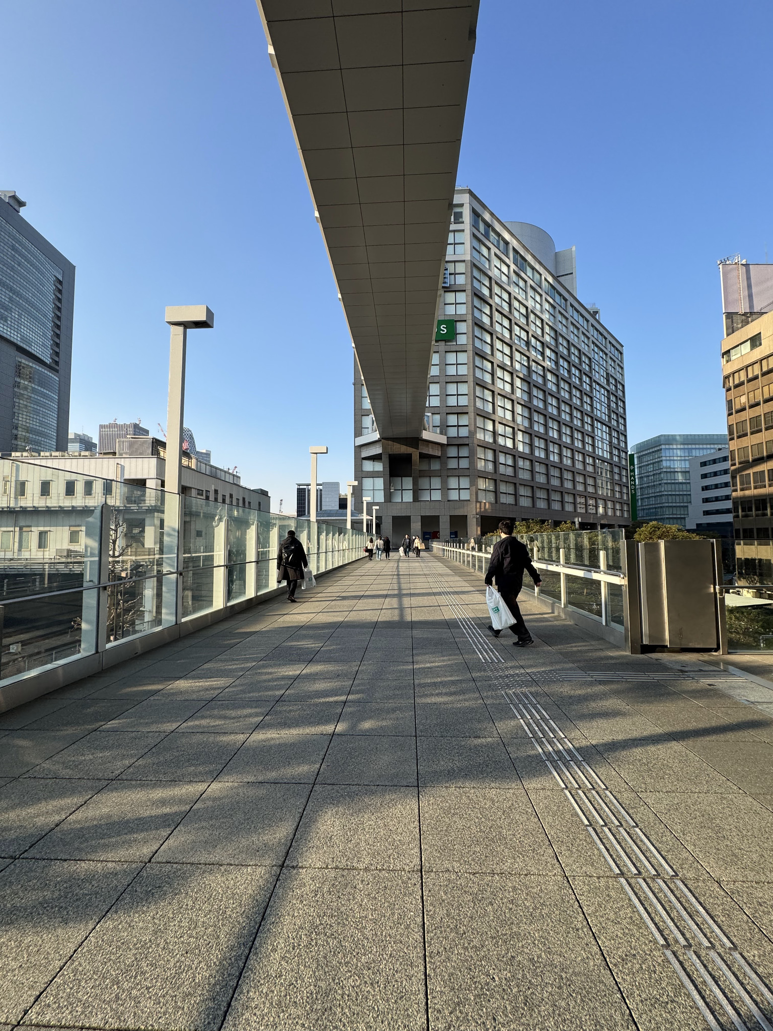 15:57 JST / 戶外步道