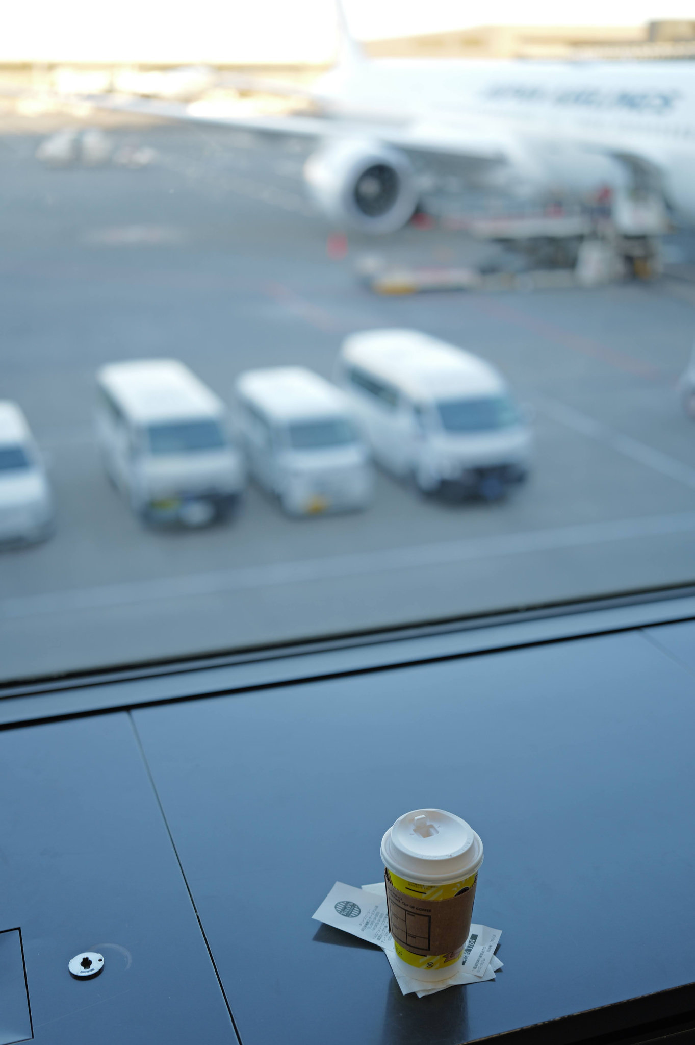 17:55 JST / 飛機與飲料
